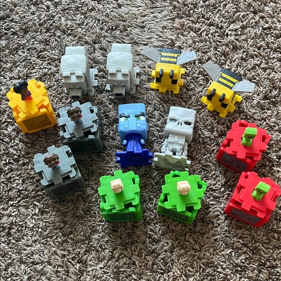 MINECRAFT McDonalds Toys - Picture 1 of 3